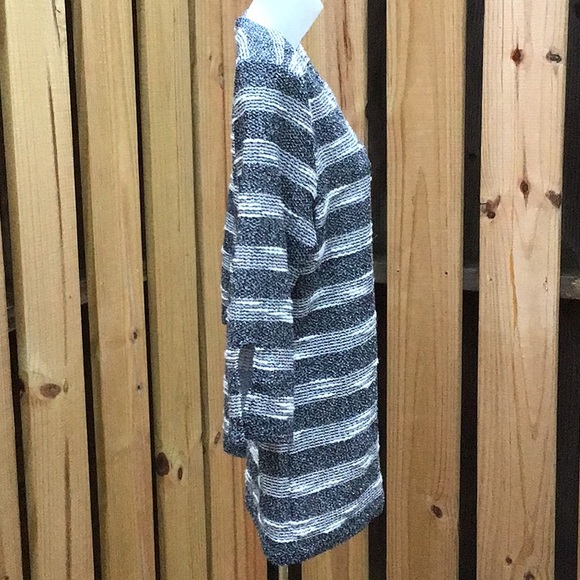 Vince Camuto Raised Threads 3/4 Sleeve Top - Picture 4 of 10